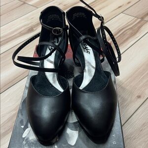 Capezio BR42 BLK Peggi straps shoe